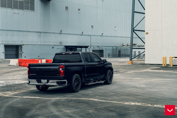 Фото дисков Vossen HFX-1 (6-Lug) Черный глянец на Chevrolet Silverado IV
