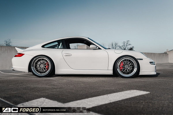 Фото дисков BC Forged LE81 // MLE81 Глянцевый графит на Porsche 911 VI