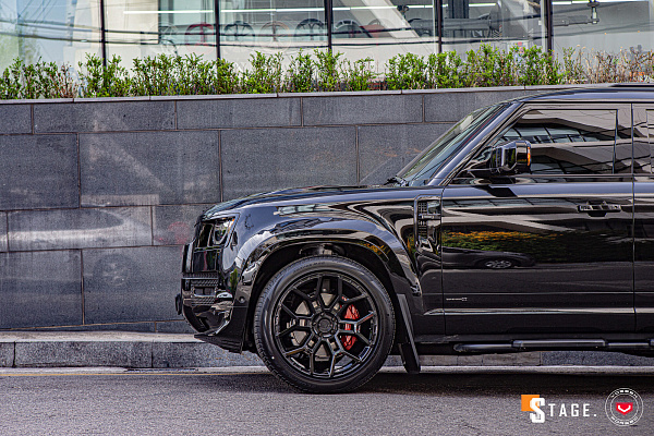 Фото дисков Vossen UV-4 Черный глянец на Land Rover Defender II