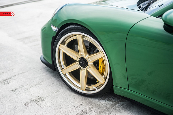 Фото дисков Anrky AN36 Глянцевая шампань на Porsche 911 VII