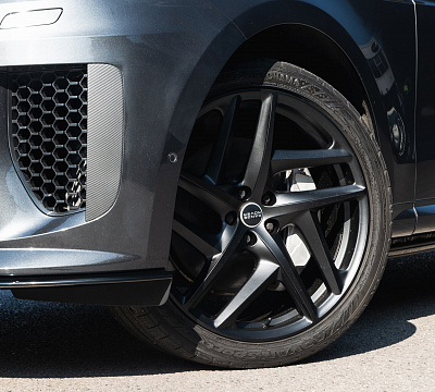 Фото дисков Kahn Type 52 RS на Range Rover Sport III