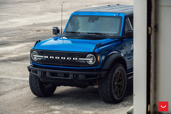 Фото дисков Vossen HF6-4 Сатиновое темное золото на Ford Bronco
