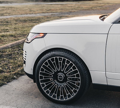 Фото дисков Brixton Forged LX01 на Land Rover Range Rover IV