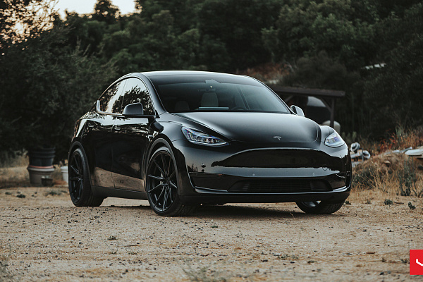 Фото дисков Vossen HF-3 Черный сатин на Tesla Model Y