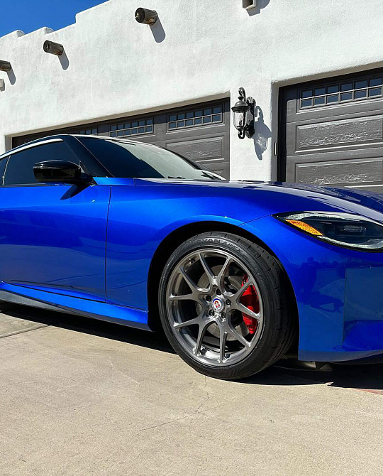 Фото дисков 521M Глянцевый тонированный лак на Nissan Z