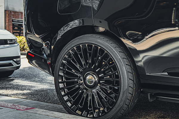 Фото дисков Brixton Forged LX01 Черный глянец на Range Rover V