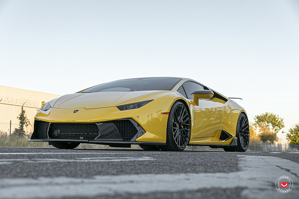 Фото дисков Vossen EVO-6T Черный глянец на Lamborghini Huracan