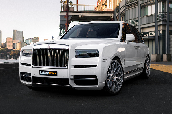 Фото дисков Strasse Wheels SV20M Deep Concave Duoblock RR Сатиновый тонированный лак на Rolls-Royce Cullinan