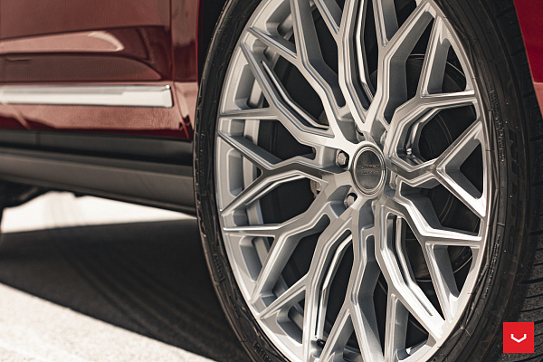 Фото дисков Vossen HF6-3 Серебро на GMC Yukon V