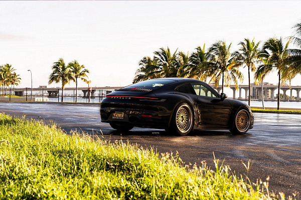Фото дисков Strasse Wheels SC20 Track Сатиновое золото на Porsche 911 VIII