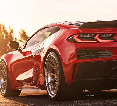 Фото дисков Strasse Wheels SV10 Deep Concave FS на Chevrolet Corvette C8