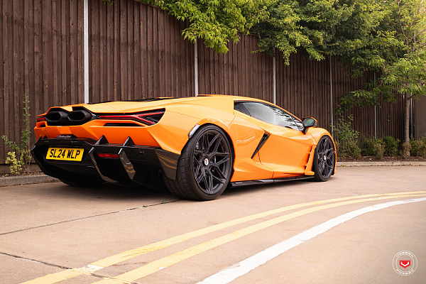 Фото дисков Vossen S21-08 Сатиновый темный лак на Lamborghini Revuelto