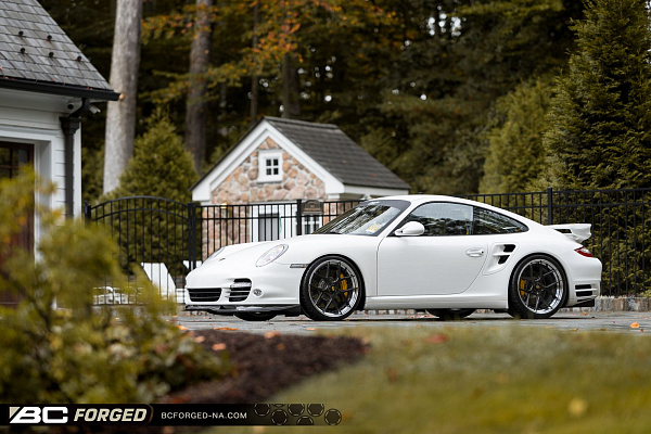 Фото дисков BC Forged HCS21 Глянцевый темный лак на Porsche 911 VI