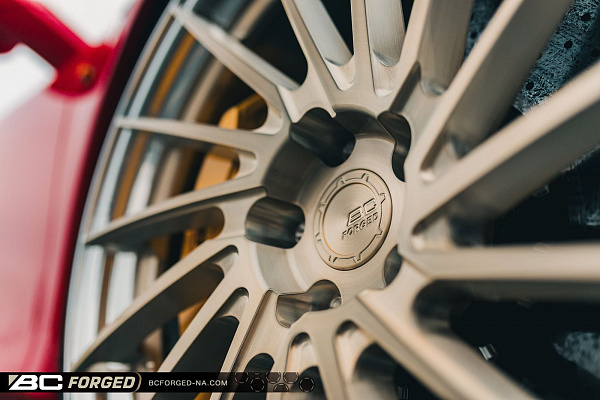 Фото дисков BC Forged HCA215 Глянцевая шампань на Ferrari 458