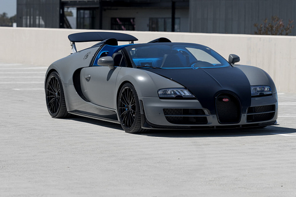 Фото дисков HRE P103SC Черный глянец на Bugatti Veyron