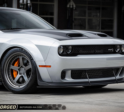 Фото дисков BC Forged LE05 // MLE05 на Dodge Challenger III