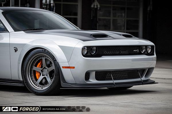 Фото дисков BC Forged LE05 // MLE05 Матовый графит на Dodge Challenger III