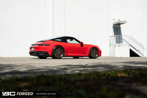 Фото дисков BC Forged MHK519 Сатиновая бронза на Porsche 911 VIII
