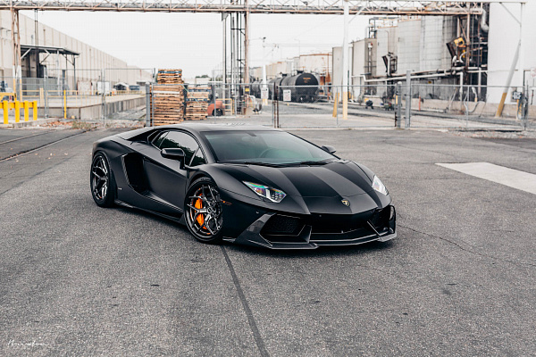 Фото дисков Brixton Forged PF5 Глянцевый темный лак на Lamborghini Aventador