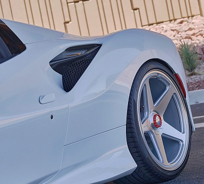Фото дисков Giovanna Cinque на Ferrari F8