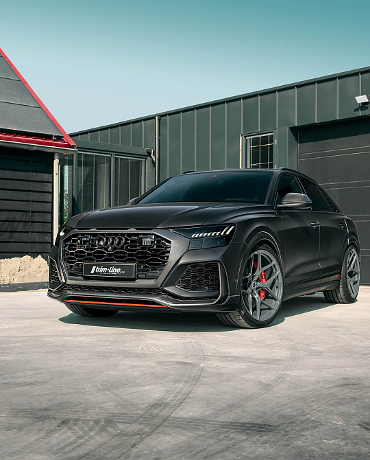 Фото дисков PF7 Глянцевый графит на Audi Q8