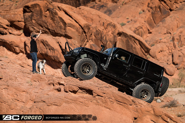 Фото дисков BC Forged LE72 // MLE72 Сатиновая бронза на Jeep Wrangler III (JK)