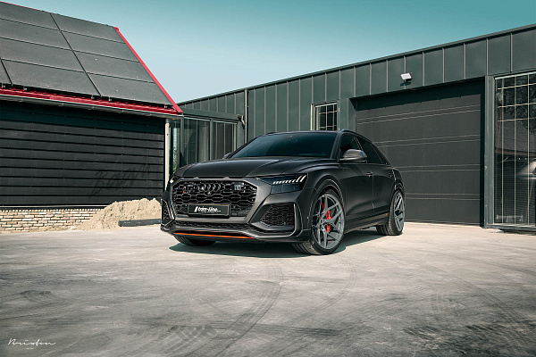 Фото дисков Brixton Forged PF7 Глянцевый графит на Audi Q8