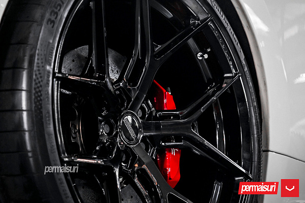 Фото дисков Vossen HF-5 Черный глянец на Maserati GranTurismo I