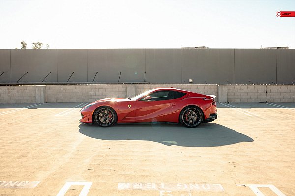 Фото дисков Anrky S1-X4 Глянцевый темный лак на Ferrari 812