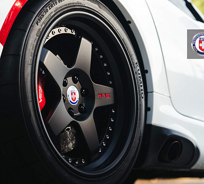 Фото дисков HRE C105 на Dodge Viper