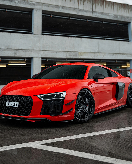 Фото дисков R804.C Черный глянец на Audi R8 (4S)