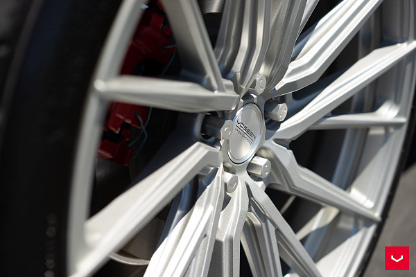 Фото дисков Vossen HF-4T Серебро на Ford Mustang Mach-E