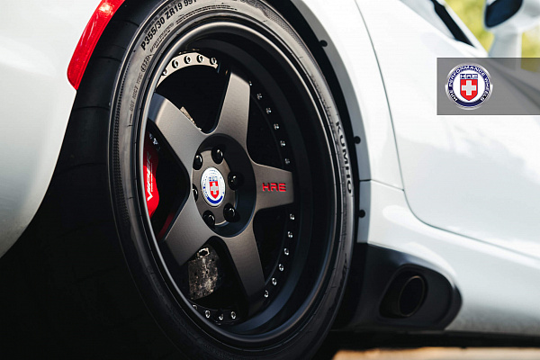 Фото дисков HRE C105 Черный сатин на Dodge Viper