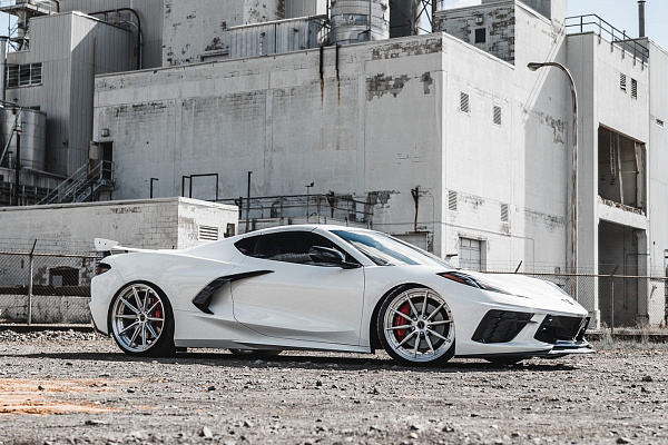 Фото дисков Brixton Forged R11-R Глянцевый лак на Chevrolet Corvette C8