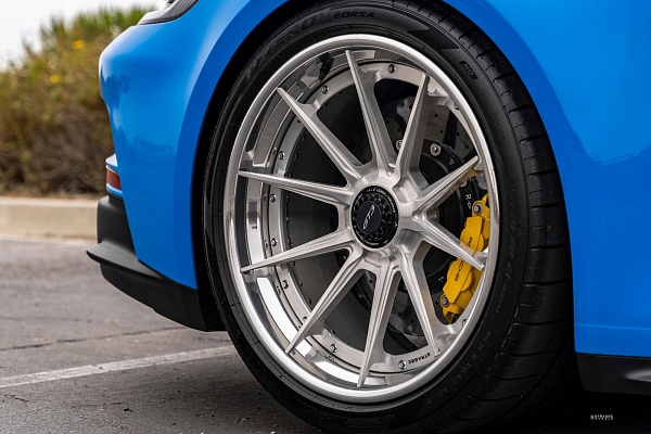 Фото дисков Strasse Wheels SV10 Deep Concave FS Глянцевый лак на Porsche 911 VIII