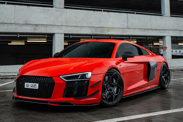 Фото дисков Radi8 R804.C Черный глянец на Audi R8 (4S)