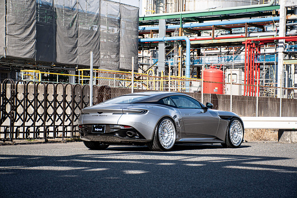 Фото дисков HRE 515 GTM Глянцевый лак на Aston Martin DB12