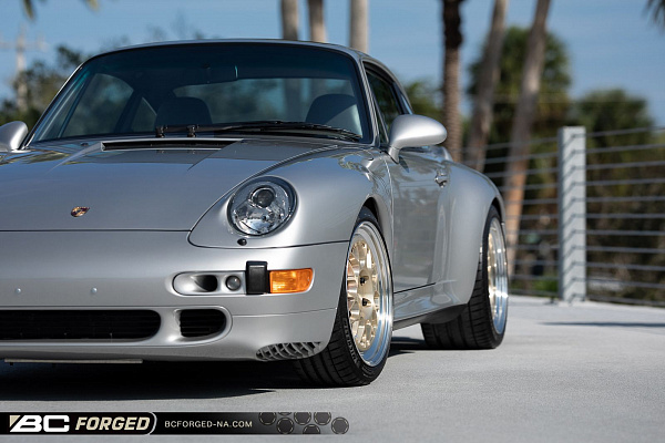 Фото дисков BC Forged MHE28 Глянцевая шампань на Porsche 911 IV
