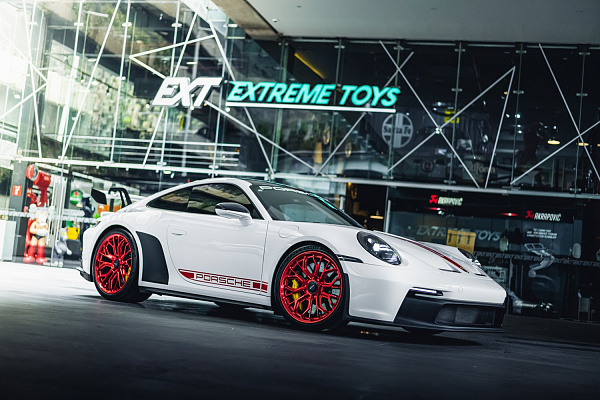 Фото дисков Brixton Forged PF10-RS Красный глянец на Porsche 911 VIII