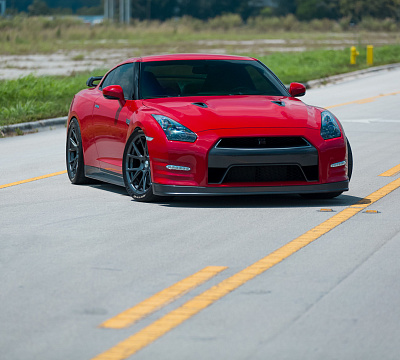Фото дисков Vossen VFS-6 на Nissan GT-R