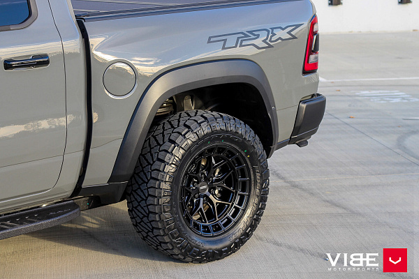 Фото дисков Vossen HFX-1 (6-Lug) Черный глянец на Ram 1500 V