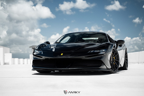 Фото дисков Anrky AN23 Черный глянец на Ferrari 812