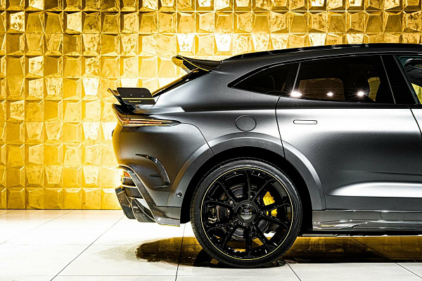 Фото дисков Mansory DX.5 Черный глянец на Aston Martin DBX