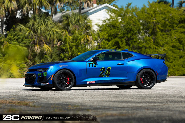 Фото дисков BC Forged RZ05 Черный матовый на Chevrolet Camaro VI