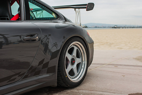 Фото дисков HRE 305 Серебро на Porsche 911 VI