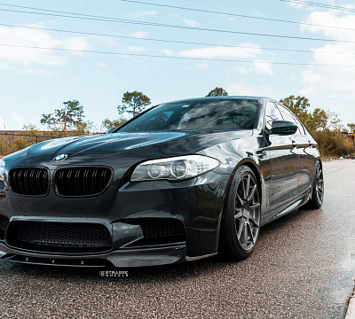 Фото дисков Strasse Wheels R10 Deep Concave Monoblock на BMW 5/M5 (F10)