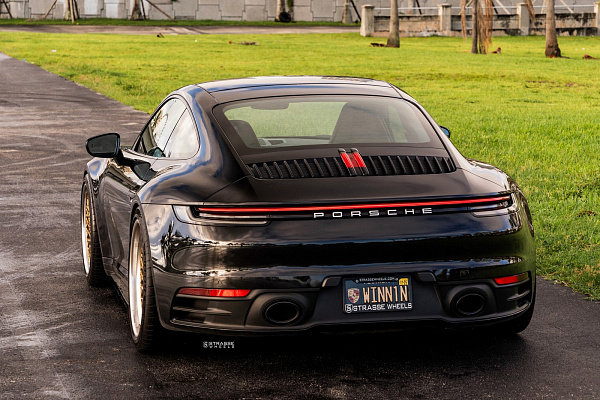 Фото дисков Strasse Wheels SC20 Track Сатиновое золото на Porsche 911 VIII