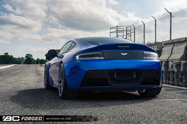 Фото дисков BC Forged KL12 Глянцевый тонированный лак на Aston Martin Vantage 3