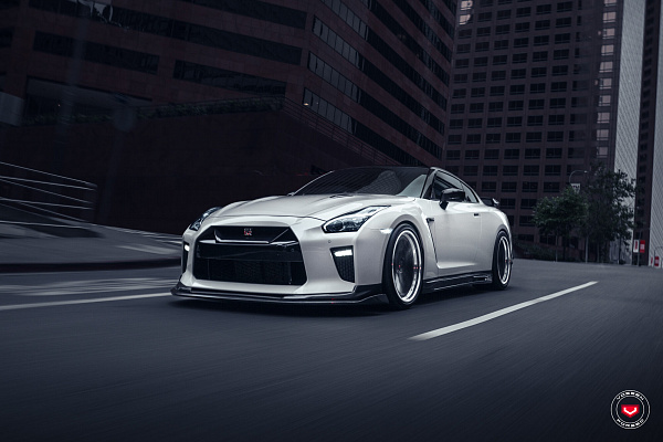 Фото дисков Vossen VPS-5 (3-Piece) Глянцевый темный лак на Nissan GT-R