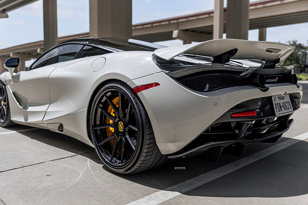 Фото дисков Strasse Wheels SV5 Deep Concave FS Черный сатин на McLaren 720S